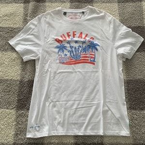 Men’s white graphic t shirt